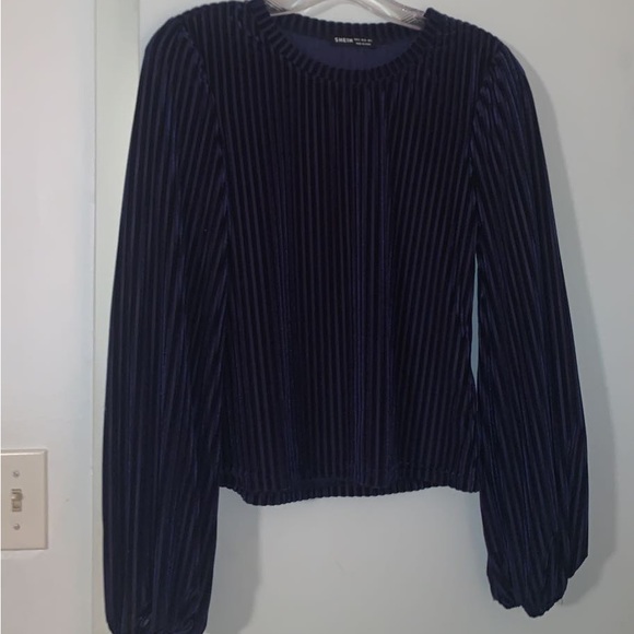 🐠2 for $16 Navy blue cuffed Lantern sleeve top - Picture 2 of 4